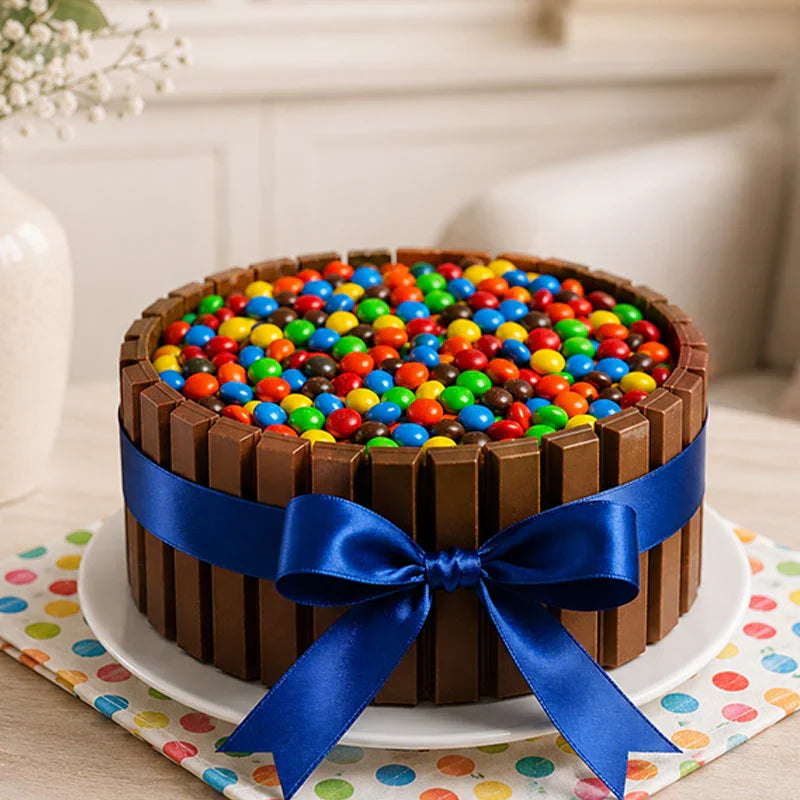 1 kg Kitkat Cake