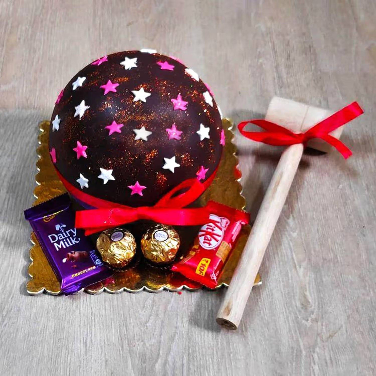 Love Splash Pinata Cake, Order Online - YuvaFlowers