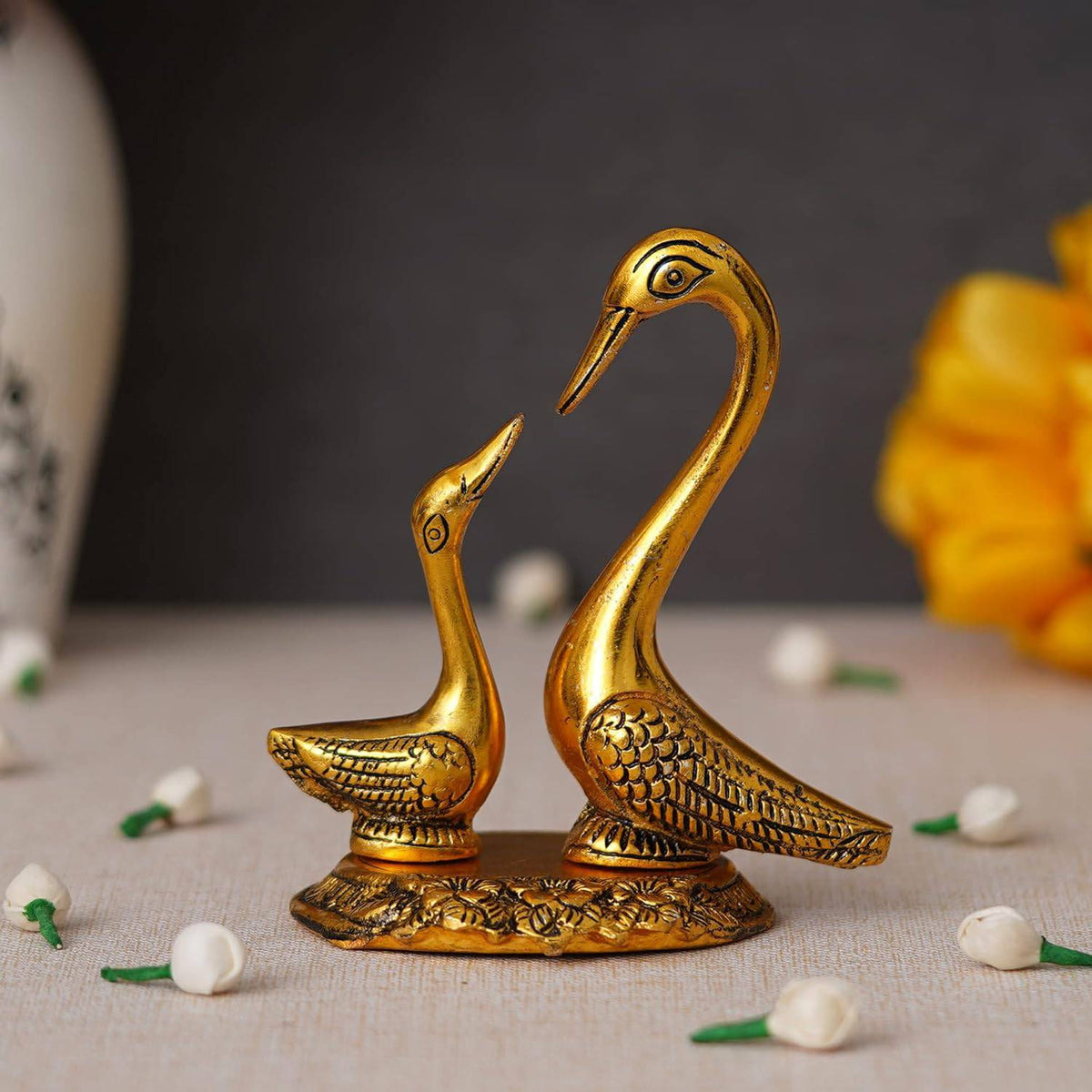 Metal Kissing Duck Showpiece for Home and Living Room Decor,- Decorative Items for Home, Antique Home Decor (6 Inches, Golden, 1 Piece)