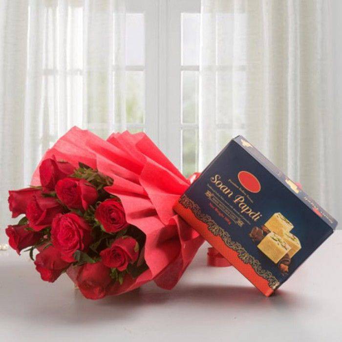 ROSES WITH SONE PAPRI