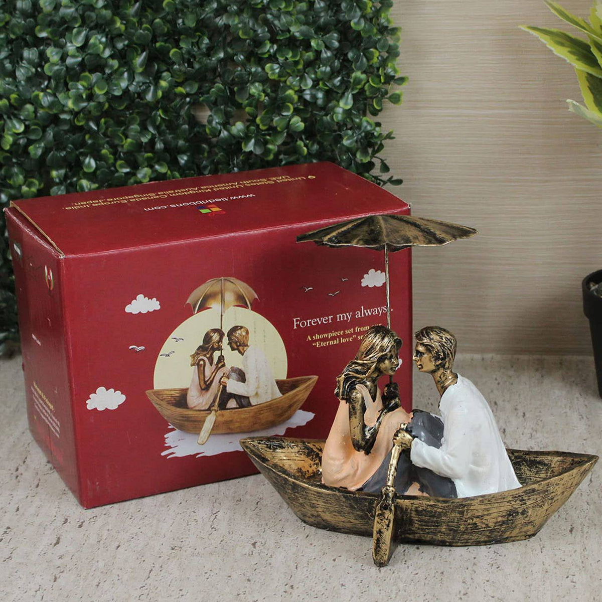 TIED RIBBONS Resin Romantic Boat Couple Showpiece Statue For Home Decor Living Room Bedroom Decoration Items Gift To Wife Husband Boyfriend Girlfriend, Multi Colour